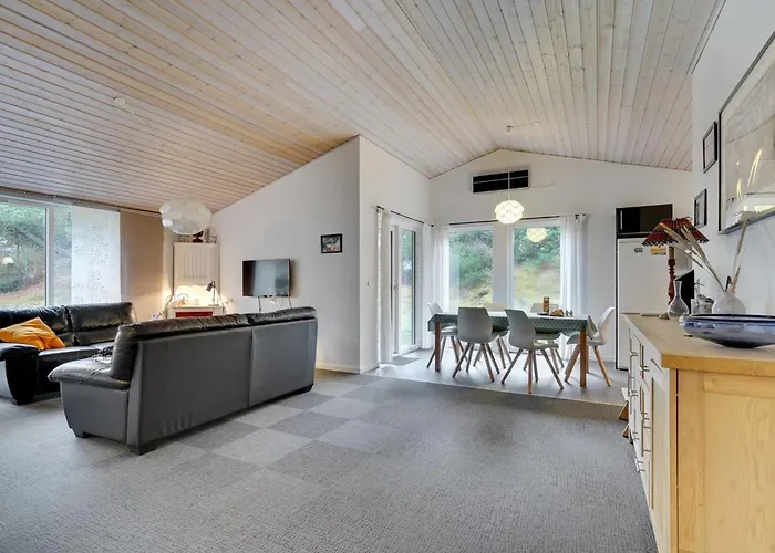 France - 1-1km From The Sea By Interhome Feriehus *